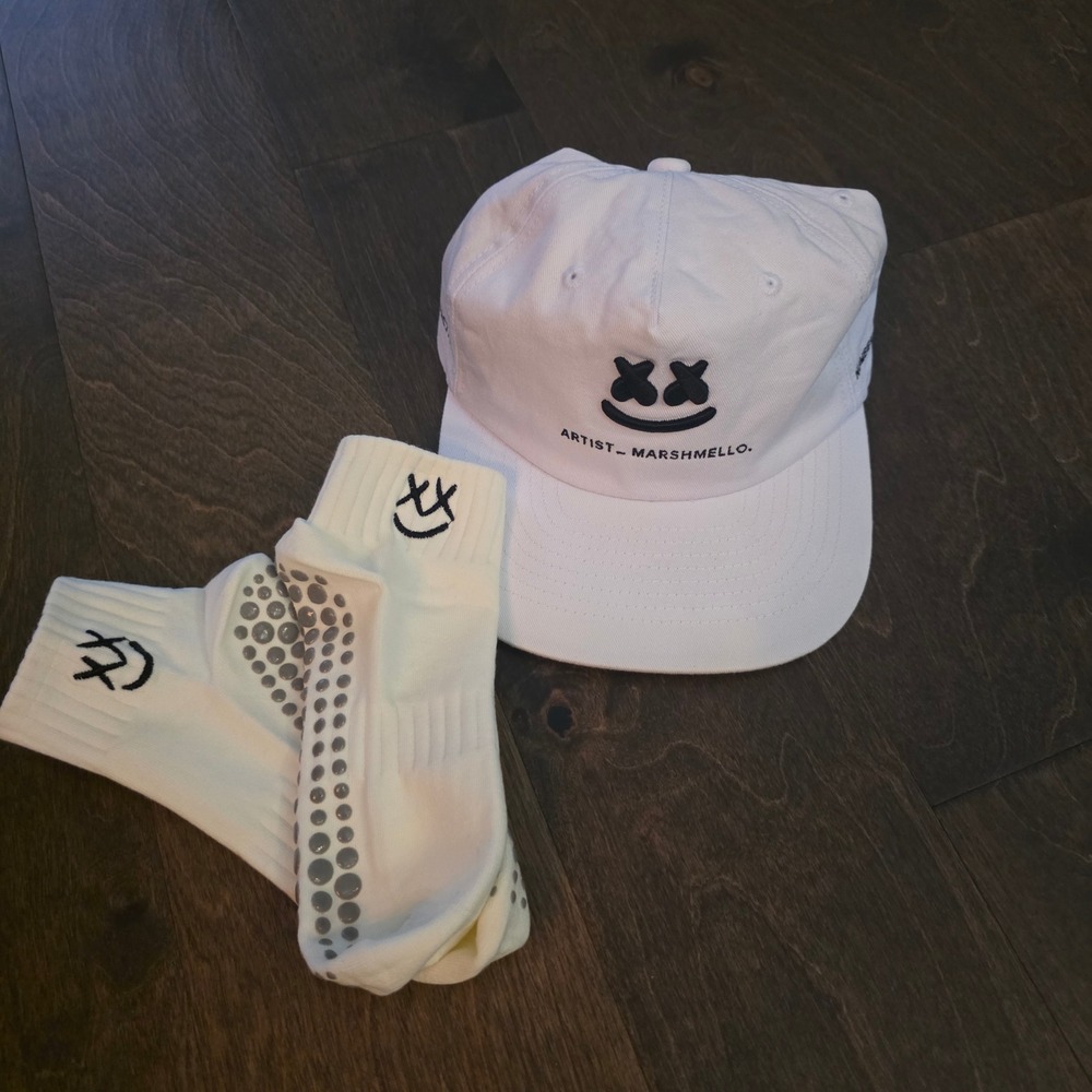 Marshmello Mello Core Strapback cap & NWT yoga socks DJ Festival O/S